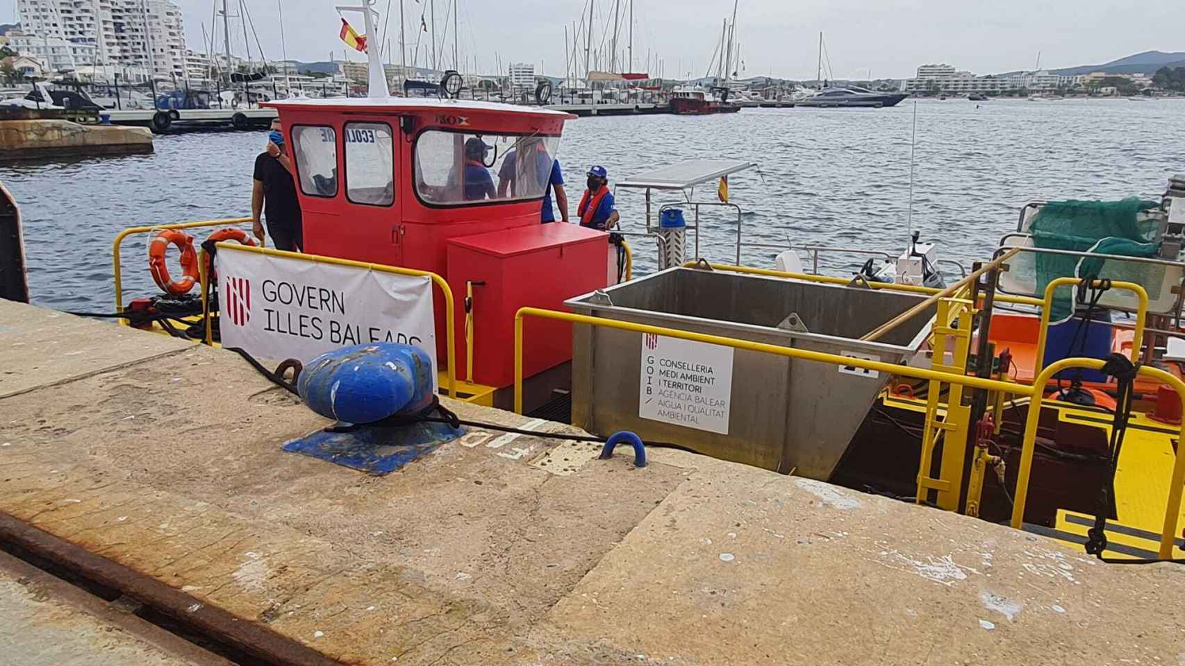 Las nuevas embarcaciones para mejorar la retirada de plásticos del mar en Baleares.