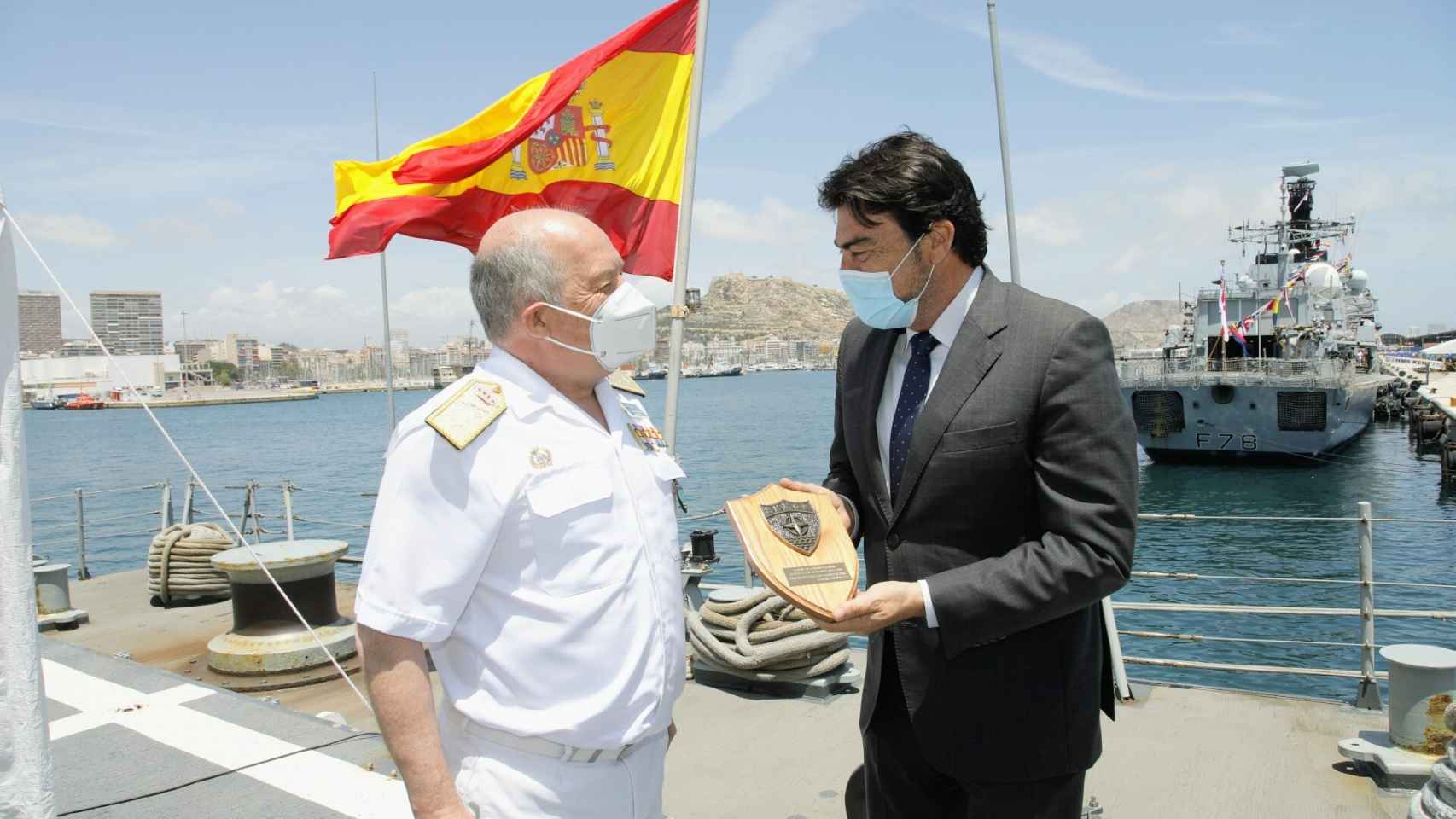 El alcalde de Alicante, en la visita a la Méndez Núñez.