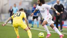 Marcelo controlando el balón en el Real Madrid - Villarreal