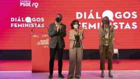 Clausura de los 'Diálogos feministas' del PSOE de Cantabria, con la presencia de Pablo Zuloaga; Carmen Calvo y Noelia Cobo. Foto: PSOE