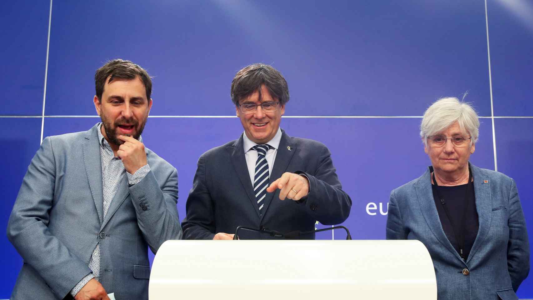 Toni Comín, Carles Puigdemont y Clara Ponsatí, en su rueda de prensa de este jueves en la Eurocámara