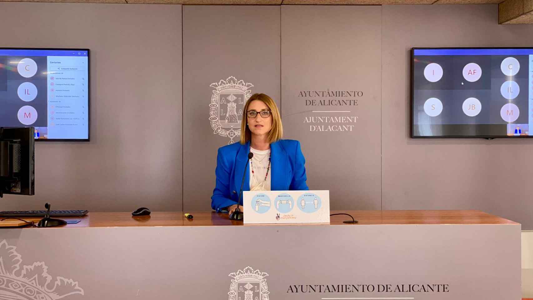 La concejal Mari Carmen de España en la rueda de prensa sobre las ayudas del Plan.