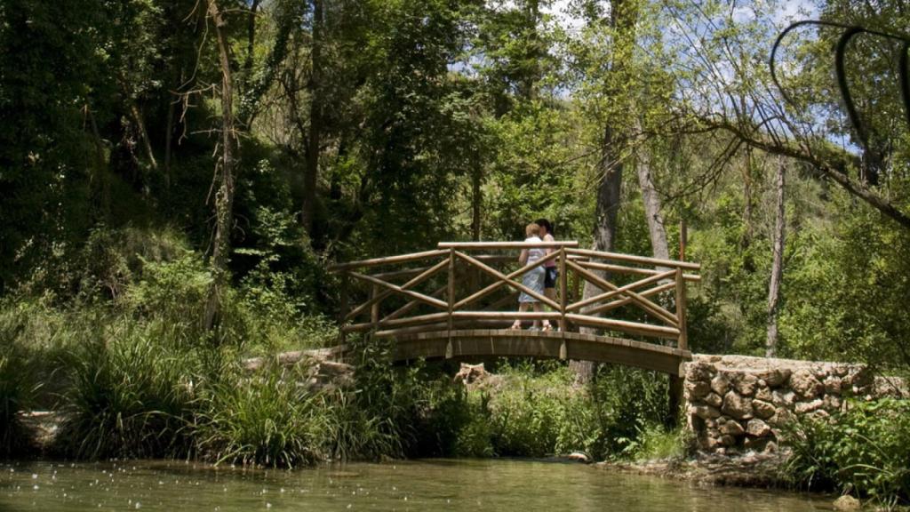 Una de las excursiones discurre desde Mas d’Ull de Canals hasta la Font de la Coveta.