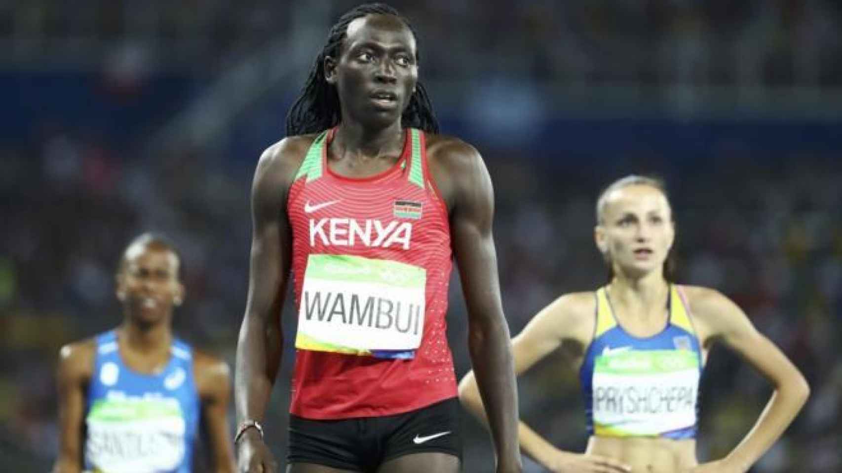 Margaret Wambui antes de una prueba de 800 metros lisos