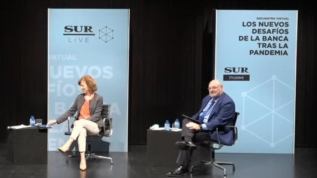 Margarita Delgado, subgobernadora del Banco de España, y José María Méndez, director general de la CECA.