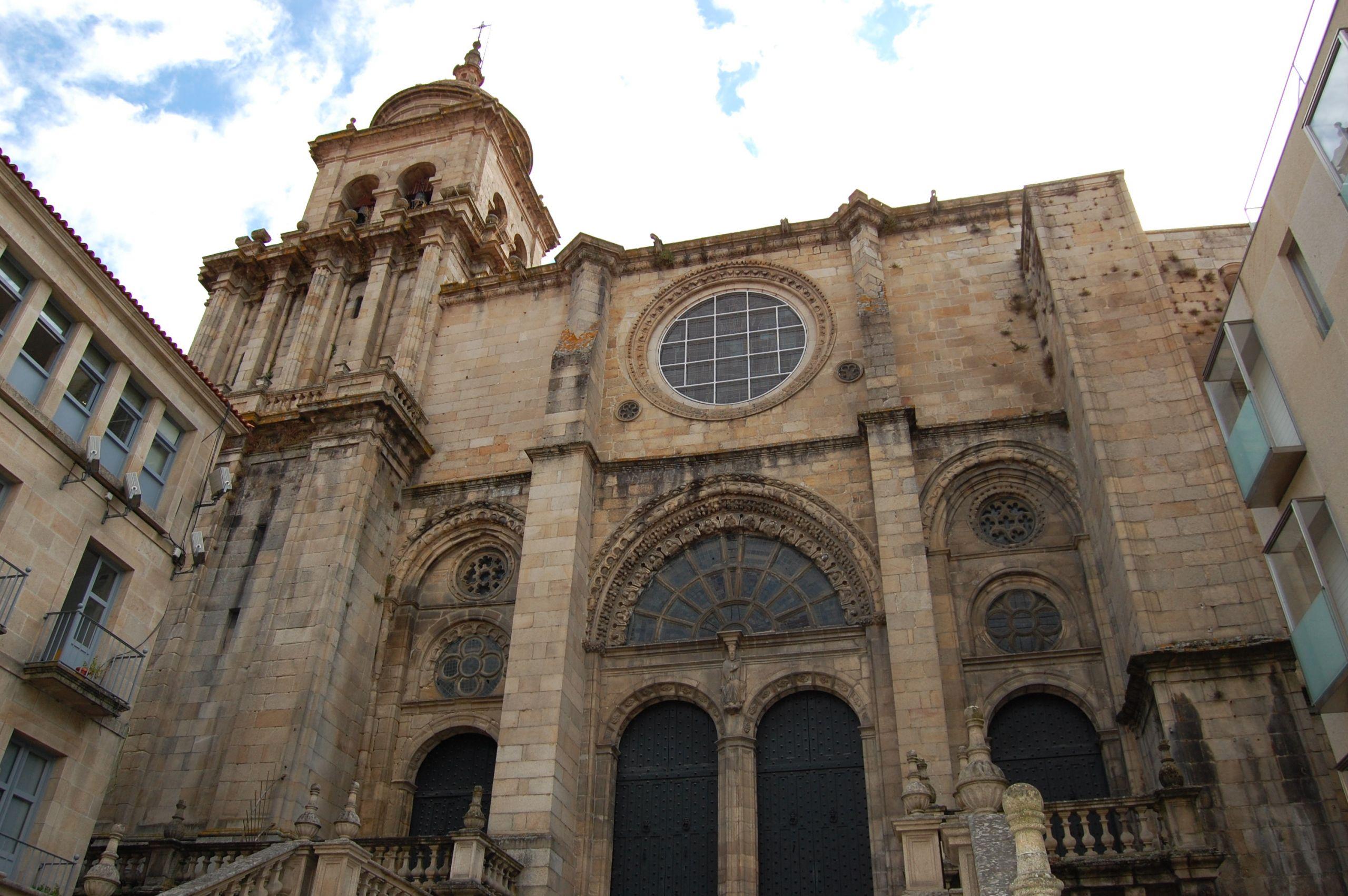 Fachada de la catedral de Ourense (Fuente: Wikipedia)