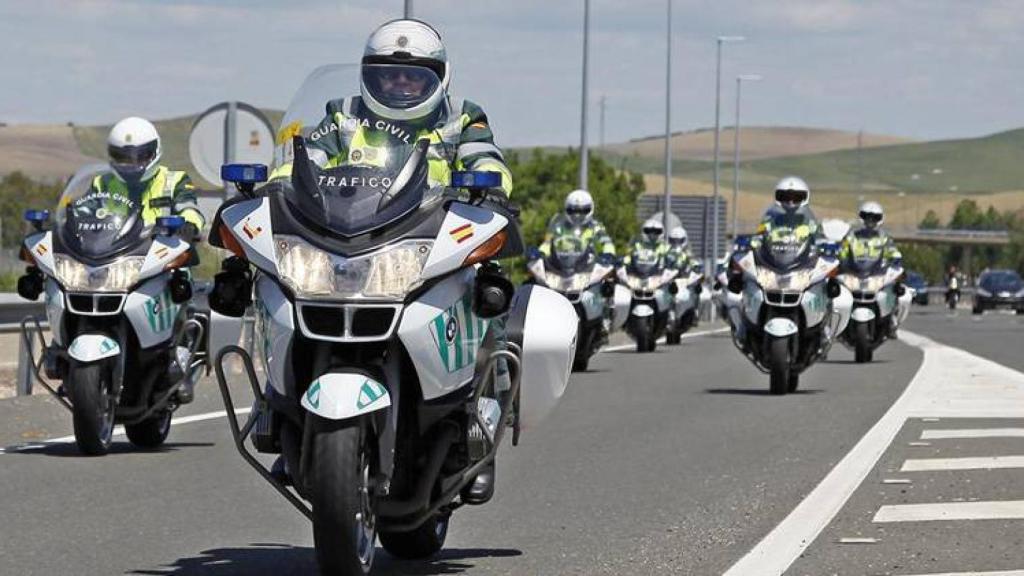 Motoristas de tráfico de la Guardia Civil.