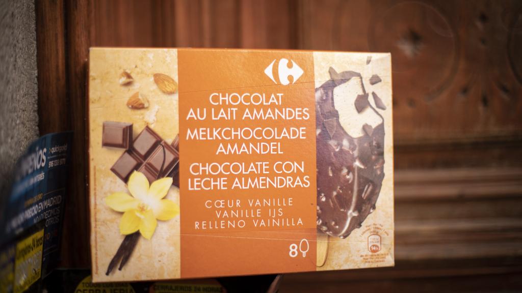 La caja de helados almendrados de Carrefour.