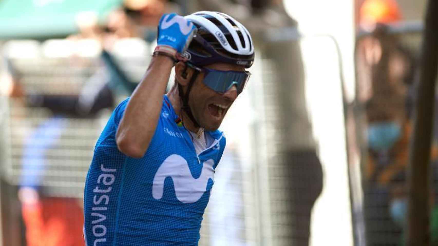Alejandro Valverde celebra su victoria en el Dauphiné