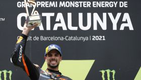 Miguel Oliveira celebra su victoria en el Gran Premio de Cataluña, en el circuito de Montmeló.