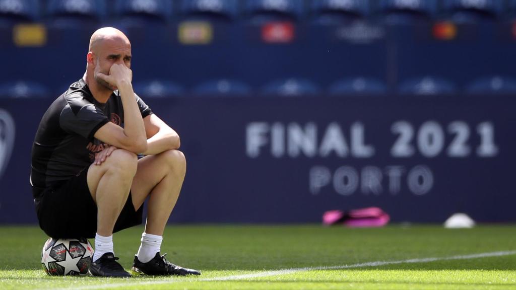 Pep Guardiola, durante un entrenamiento del Manchester City