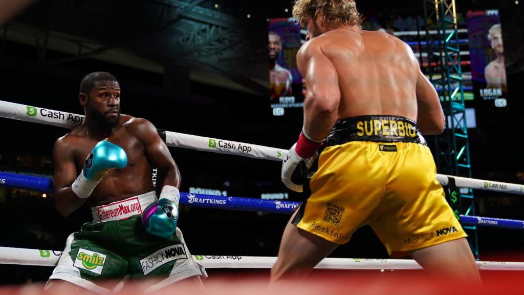 Combate de boxeo entre Floyd Mayweather y el youtuber Logan Paul