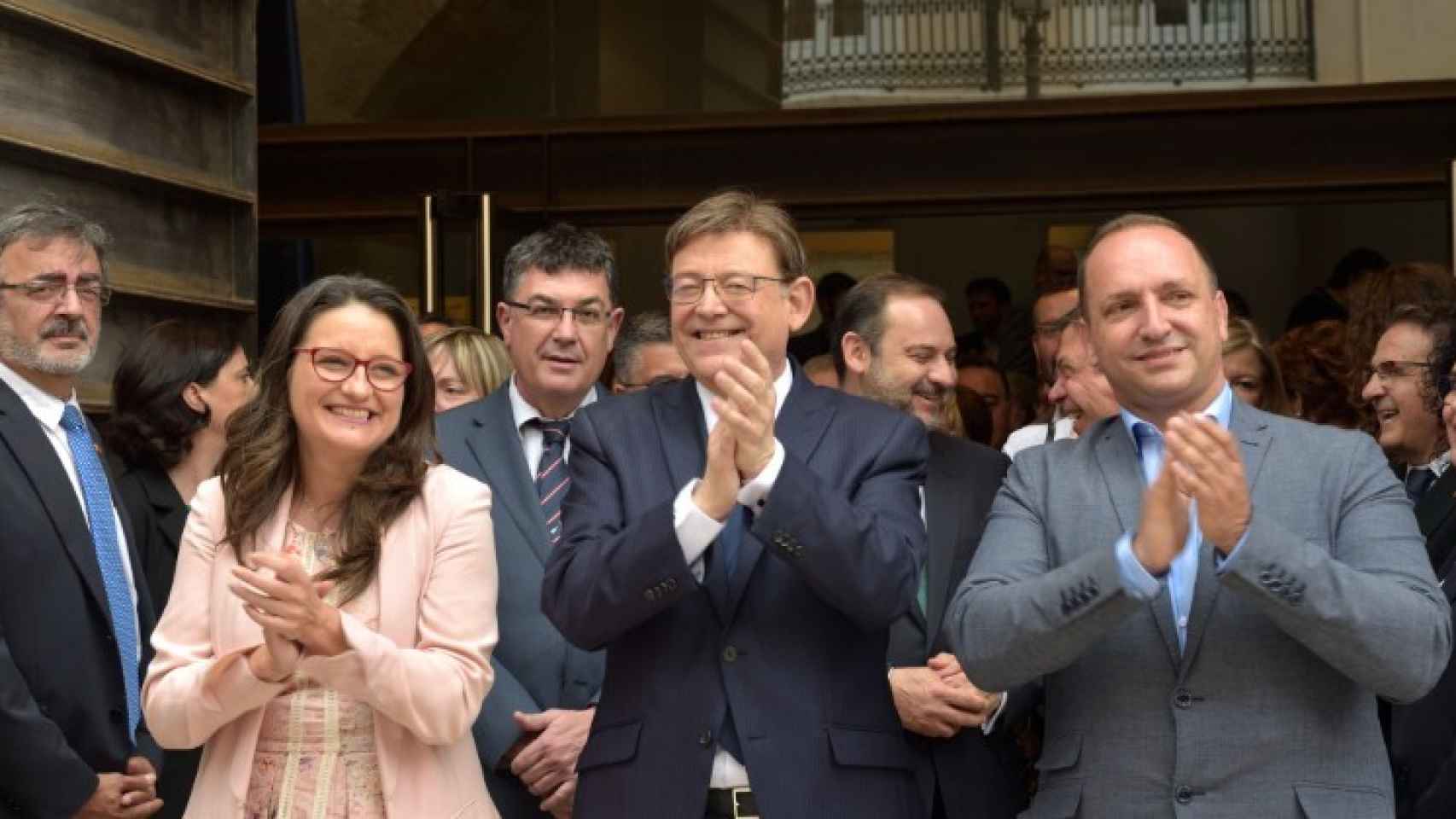 Mónica Oltra (Compromís), Ximo Puig (PSOE) y Rubén Martínez Dalmau (Podemos). EE