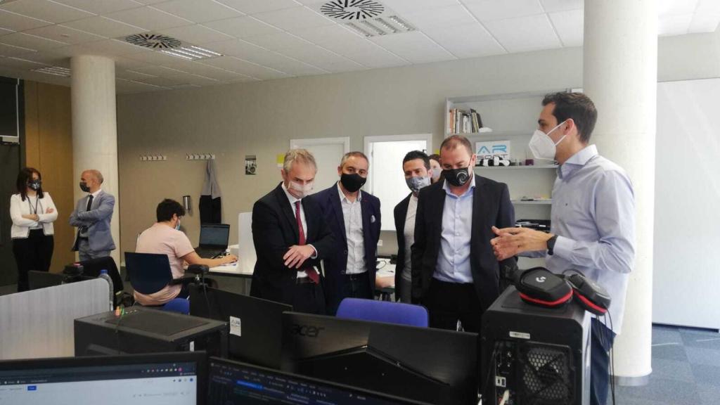 El presidente de la Diputación de Zamora, Francisco Requejo, y el rector de la USAL, Ricardo Rivero, durante la visita.