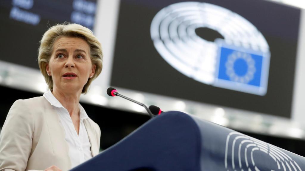 La presidenta Ursula von der Leyen, durante su comparecencia en la Eurocámara este martes