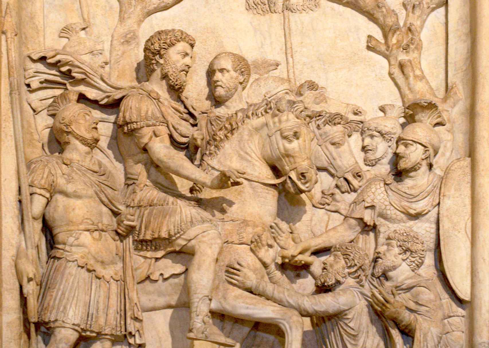 Relieve de Marco Aurelio con su guardia pretoriana.