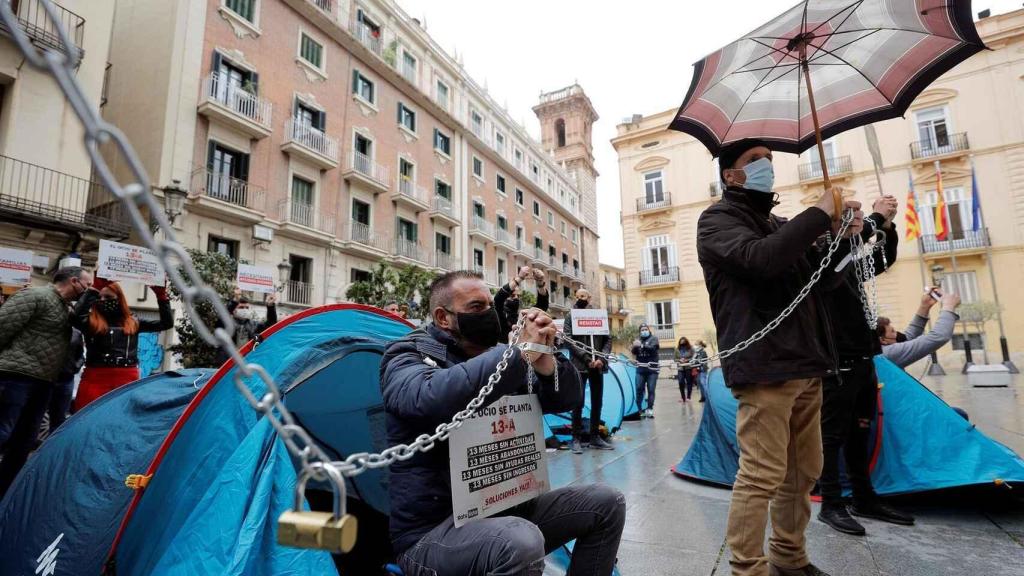 Acampada del ocio nocturno en Valencia contra las restricciones del Consell.