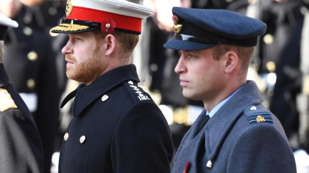 Harry y Guillermo ultiman los detalles de su reencuentro en Inglaterra.