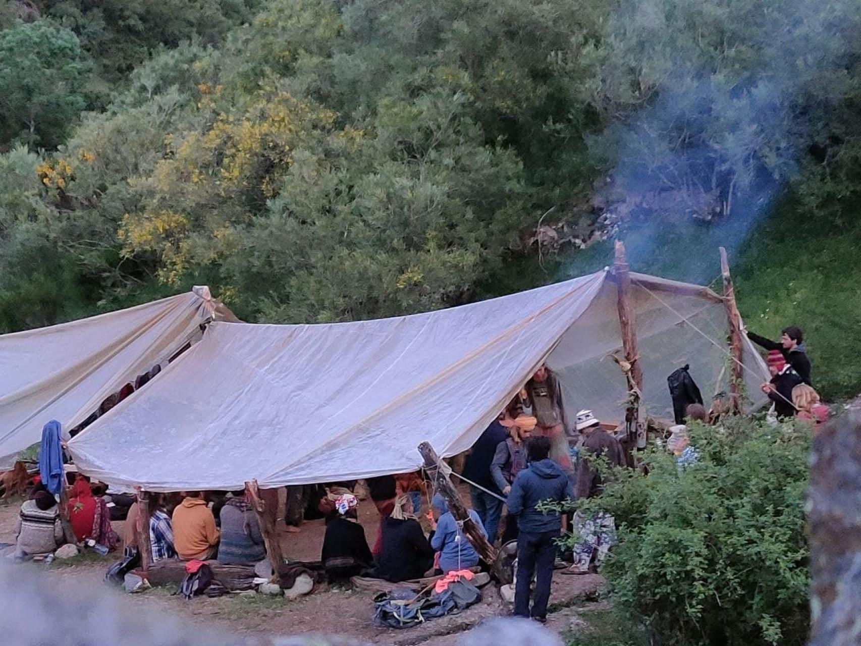 Mi noche con la Familia Arcoíris en La Rioja: siete horas de canciones y  sexo libre sin miedo a la Covid