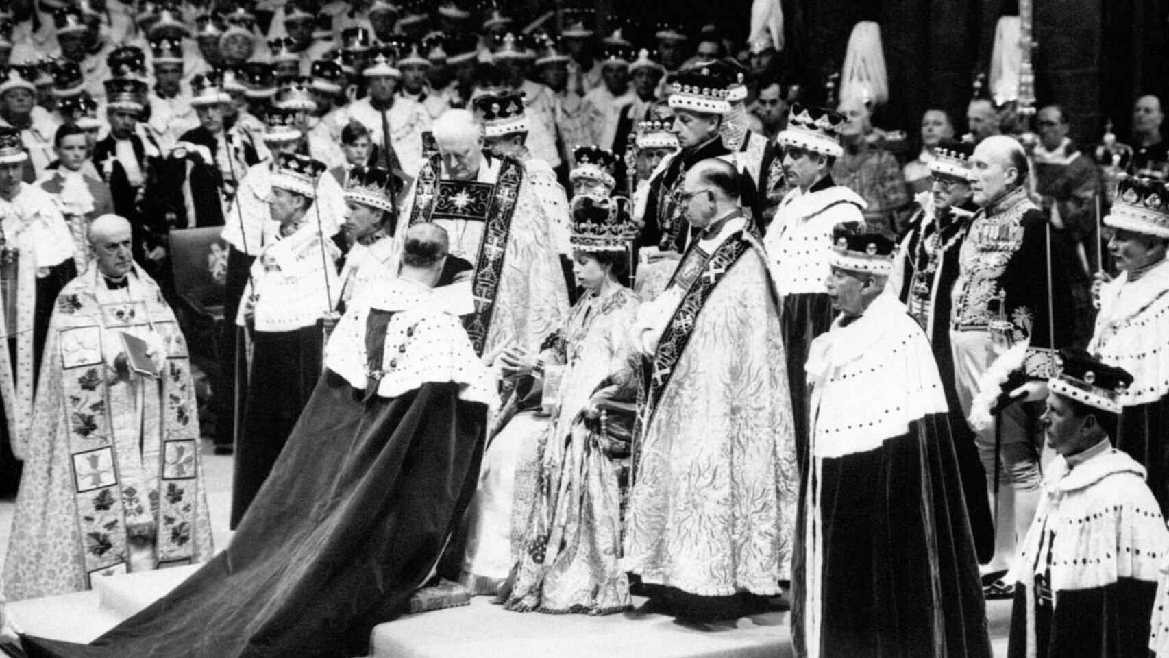 El duque de Edimburgo el día de la coronación de Isabel II.