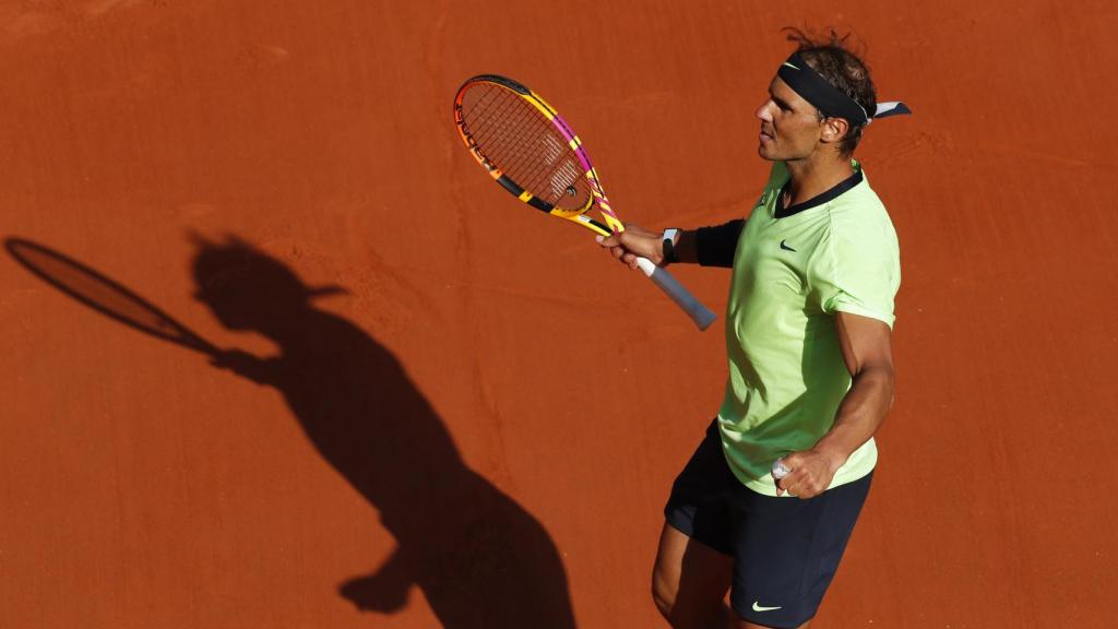 Nadal, celebrando su victoria ante Schwartzman en Roland Garros.