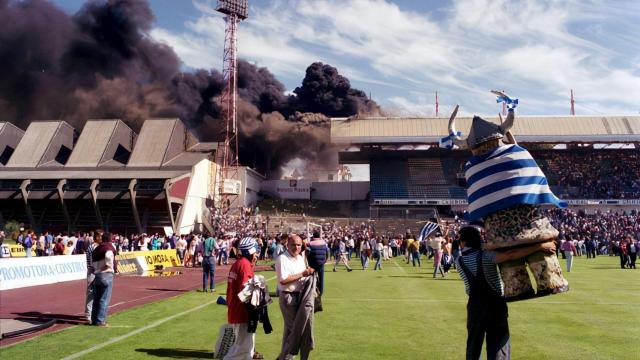 Incendio en Riazor el día del ascenso ante el Murcia.