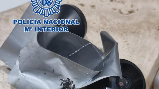 Cámara espía incautada por la Policía nacional de Alicante.