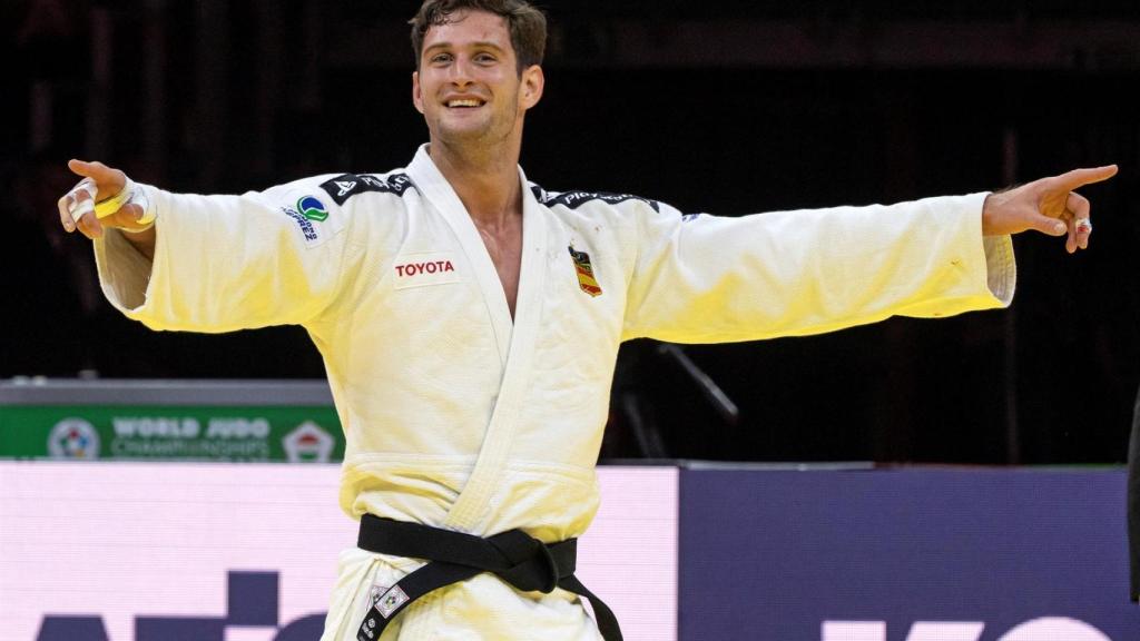 Nikoloz Sherazadishvili celebra su título mundial de judo