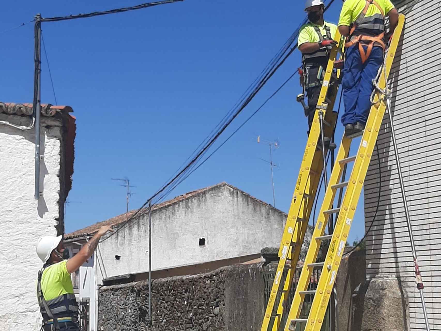 Instalación de banda ancha en un municipio de Salamanca