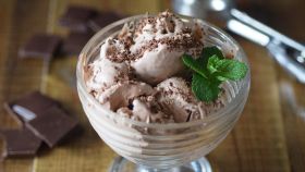 chocolate-ice-cream-2755456_1920