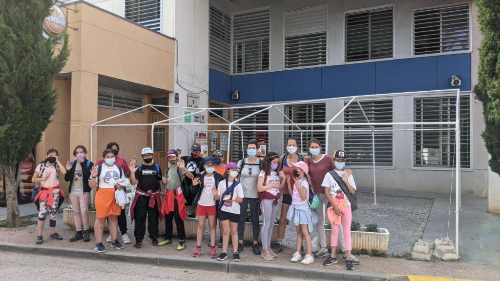 Todos los alumnos del colegio Ramón y Cajal de Alpartir.