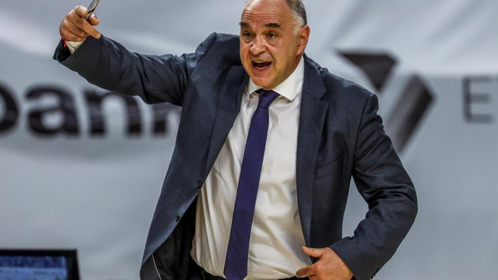 Pablo Laso, dirigiendo al Real Madrid