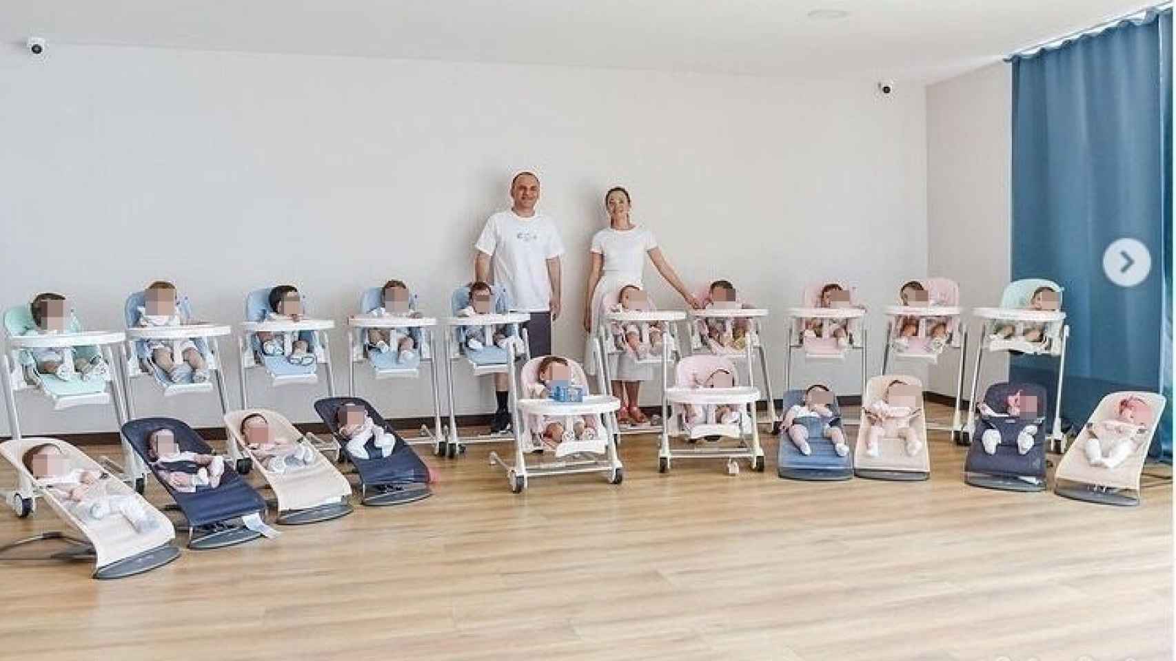 Galip y Kristina Ozturk con sus 20 hijos conseguidos a través de vientres de alquiler.