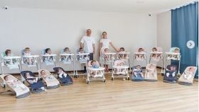 Galip y Kristina Ozturk con sus 20 hijos conseguidos a través de vientres de alquiler.