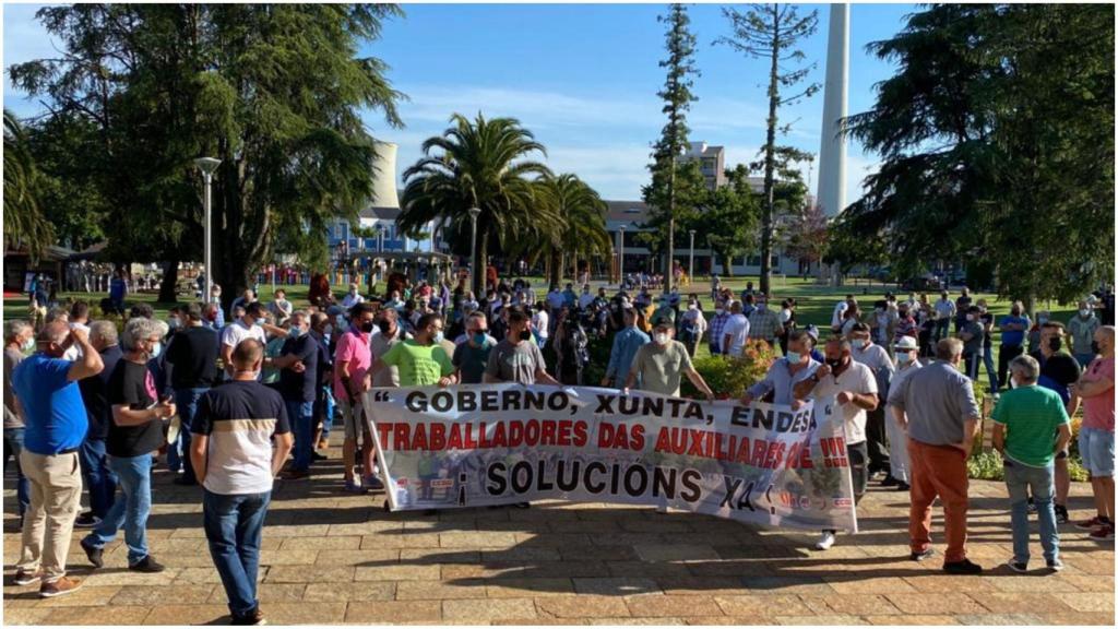 Manifestantes por una transición justa.