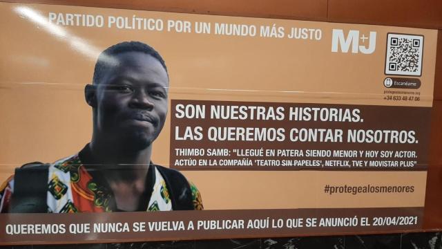 Cartel del partido M+J en la estación de Metro de Sol de Madrid.