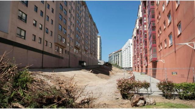 Obras en la futura senda verde de Novo Mesoiro (A Coruña).