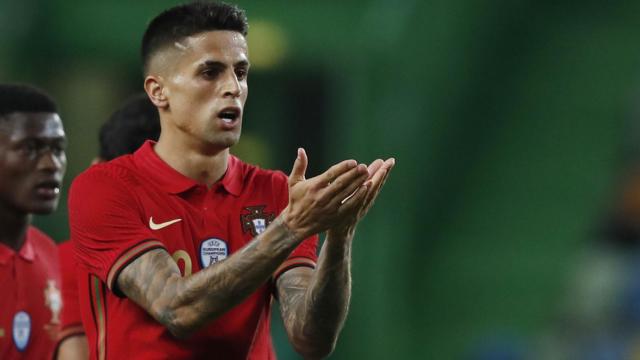 Joao Cancelo, celebrando un gol con Portugal