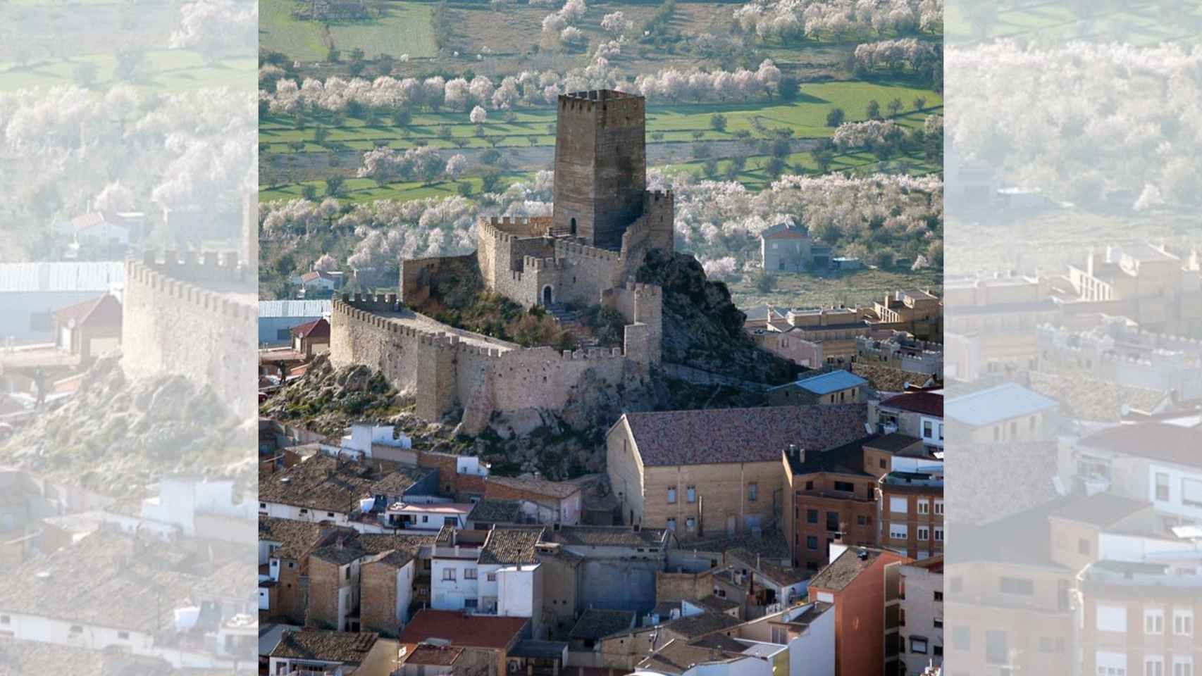 Vistas al castillo de Banyeres de Mariola, Alicante.