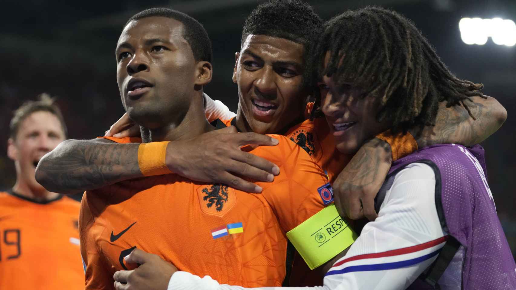 Georginio Wijnaldum celebra un gol con la selección de Holanda en la Eurocopa 2020