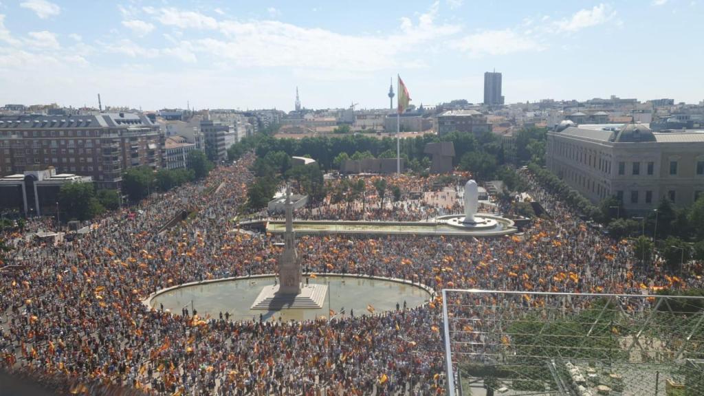 La plaza de Colón, el 13-J, repleta de manifestantes contra los indultos a los condenados del 'procés'.