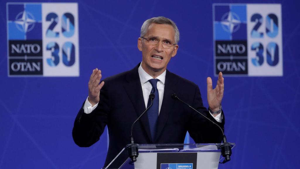 El secretario general de la OTAN, Jens Stoltenberg, durante la rueda de prensa de este lunes