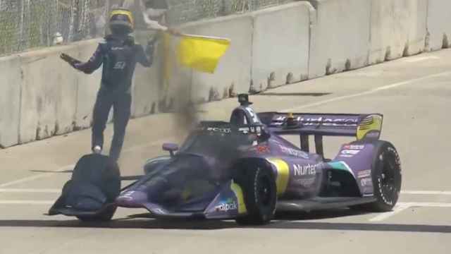 Grosjean vuelve a vivir un incendio en su coche, esta vez en la IndyCar