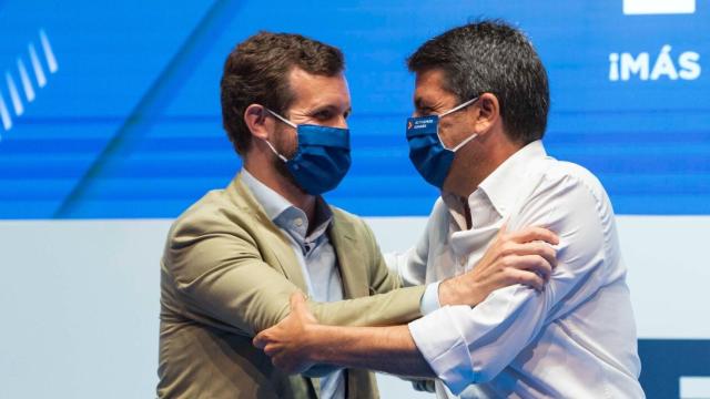 Pablo Casado, presidente el PP, y Carlos Mazón, próximo presidente de la formación en la Comunidad Valenciana. EE