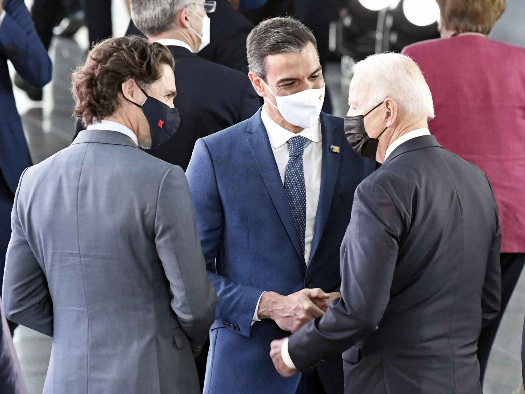 Pedro Sánchez y Joe Biden se han saludado por primera vez en la cumbre de la OTAN en Bruselas