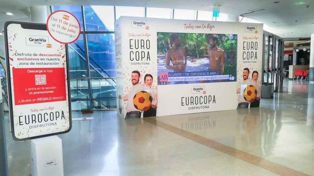 El Centro Comercial Gran Vía de Vigo celebra la Eurocopa con  una pantalla gigante