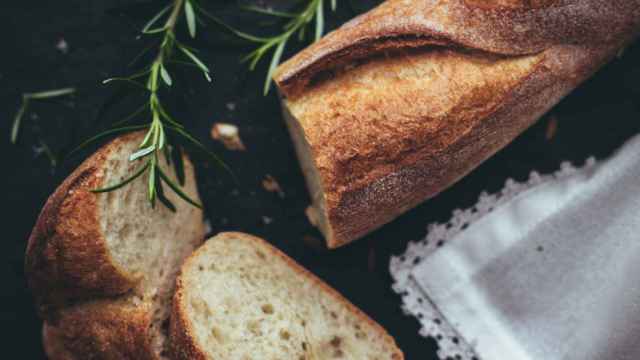 Receta sencilla para hacer pan sin gluten en casa.