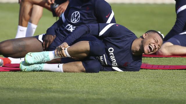 Kylian Mbappé, entrenando con Francia