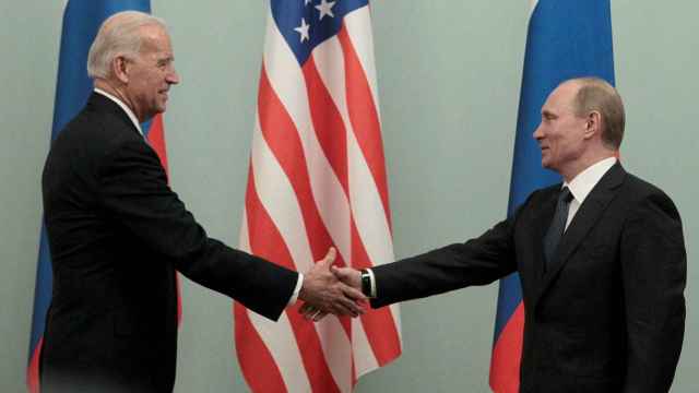 Biden y Putin, en una reunión celebrada en Moscú en 2011.