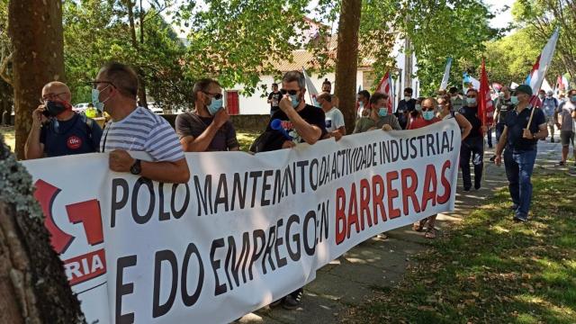 Una marcha de la CIG rodea la Xunta para reclamar empleo digno.